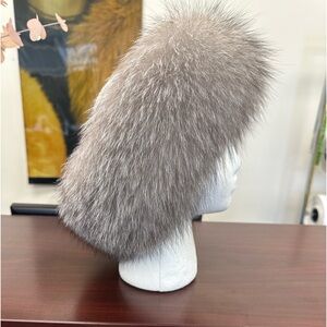 Indio fox Head Band it’s brand new never worn velour back with Velcro closure